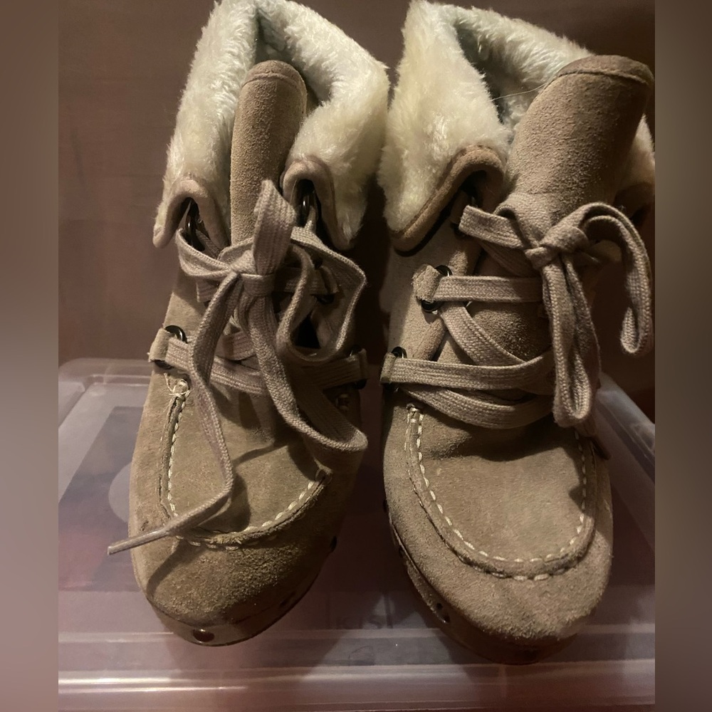 Women’s Guess booties size 7.5 - Picture 2 of 6